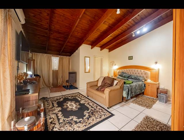 BEDROOM HOUSE FOR SALE IN WESTVILLE